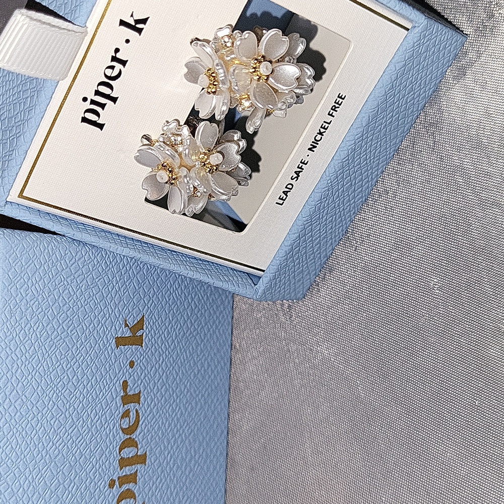 Piper K Flower Cluster Hoops Gold and White Earrings Bnib Te Rt TL M